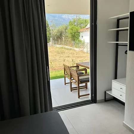 Semesterbostad House Thomi *