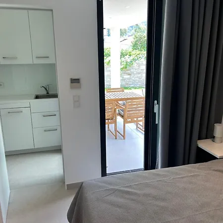 House Thomi * 斯卡拉伯塔麦斯